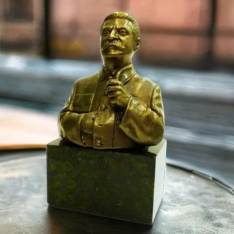 На память: Бюст «Сталин И.В.» из бронзы