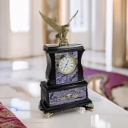 На память: Настольные часы «Орел» из чароита и долерита — фотография 1