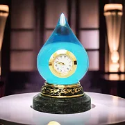 Сувенирные часы «Капля чистой воды» из стекла и змеевика в подарок — фотография 1