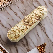 Флешка «Розы» из дерева — сувенир в подарок — фотография 1