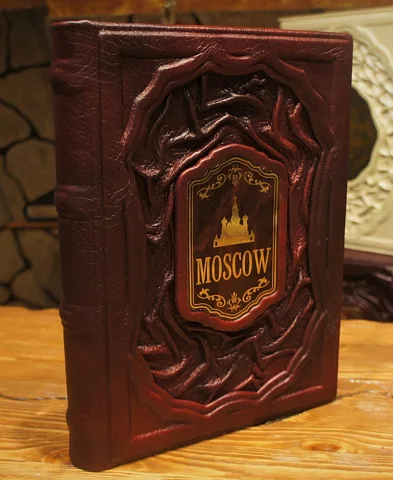 Москва на английском языке — историческое издание — красивый подарок