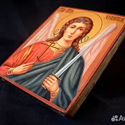 На память: Икона деревянная "Ангел Хранитель" ручная работа — фотография 5