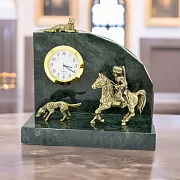 Ручная работа: Настольные часы «Всадник» на змеевике — фотография 1