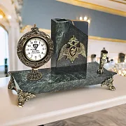 Ручная работа: Часы «Элина» с орлом Росгвардии и подставкой — фотография 1