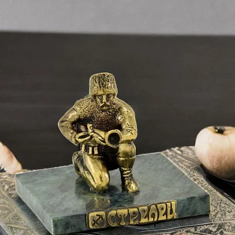 Бронзовая статуэтка «Знак зодиака Стрелец» — красивый подарок