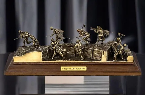 Диорама «Оборона Севастополя» из бронзы и ясеня, 1:35 — оригинальный подарок