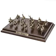 Диорама «Русские драгуны 1812 г.» из бронзы и ясеня, 1:72 — необычный подарок — фотография 7