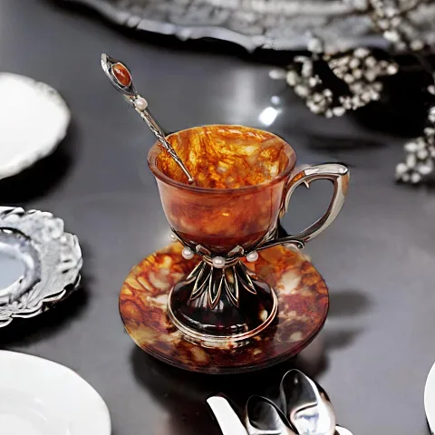 Кофейная чашка «Императрица» из янтаря в подарок