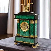 На память: Часы «Орёл» с малахитом и бронзой, 170×60×330 мм — фотография 1